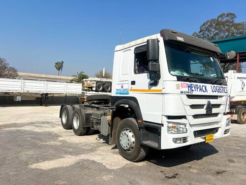 Sinotruk-HOWO-6x4-tractor