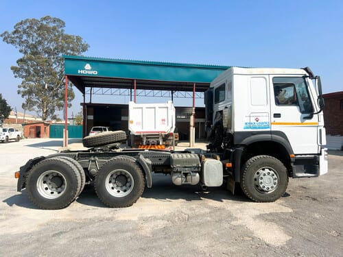 Sinotruk-HOWO-6x4-tractor