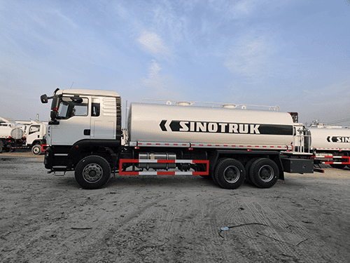 SINOTRUK HOWO TX 6X4 Water Bowser, RHD-3