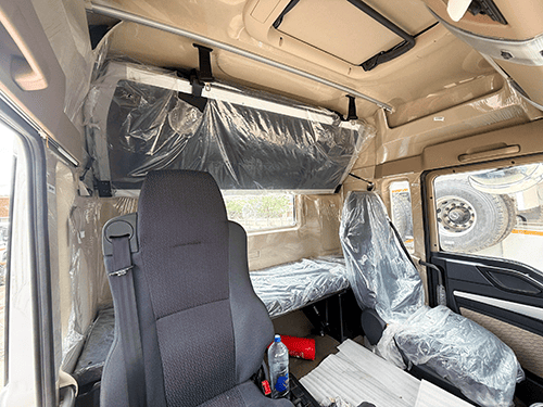 SINOTRUK HOWO TX 6x4 TRACTOR TRUCK With High Roof-6