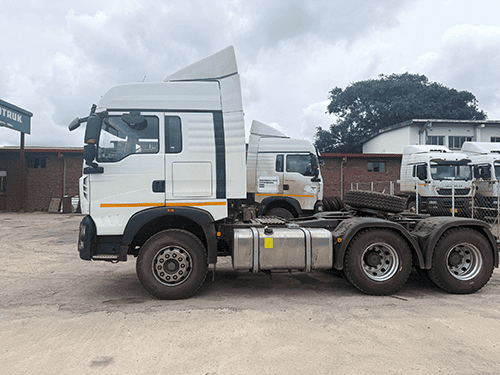 SINOTRUK HOWO TX 6x4 TRACTOR TRUCK With High Roof-7